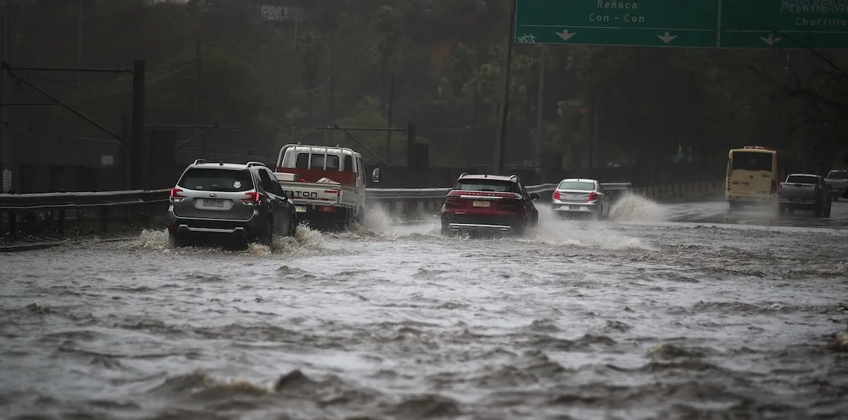 Senapred pidió evacuar sectores de Quilpué y Valparaíso por desbordes de esteros