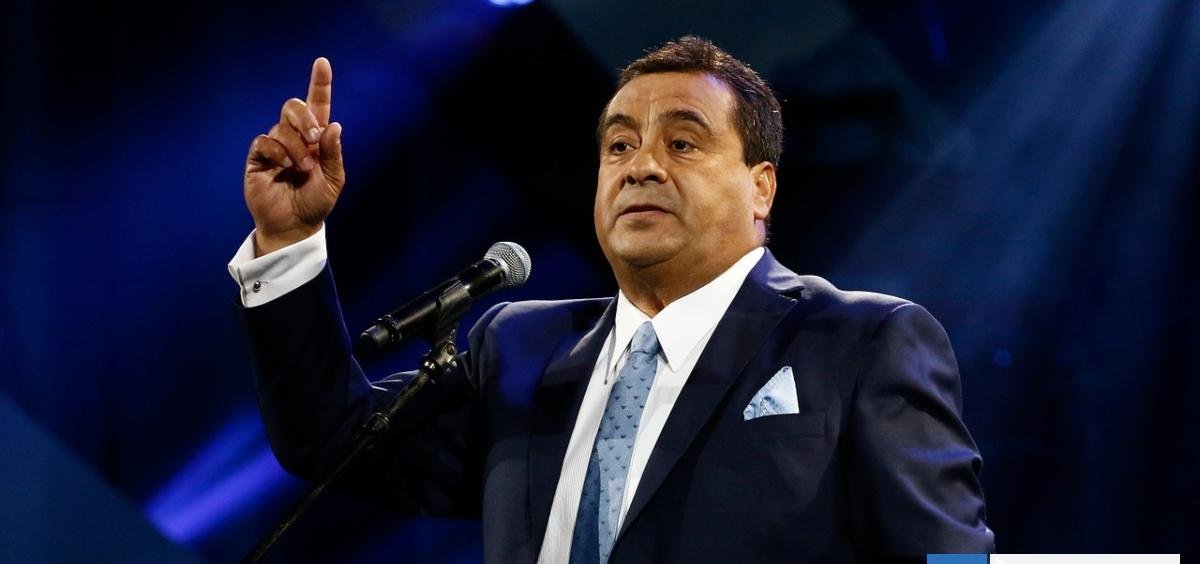 Cancelan show de Dino Gordillo en Pichilemu tras acusación de besar a menor de edad en Villa Alegre