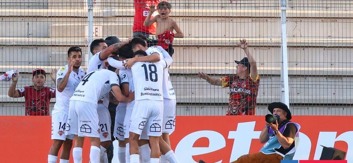 Ñublense sorprende a Unión La Calera, sigue invicto y trepa a la cima de la tabla en Liga de Primera