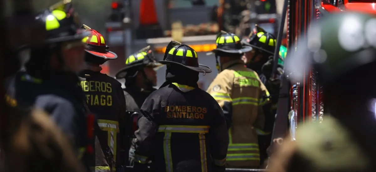Alertan por emanación de amoníaco desde frigorífico abandonado en Maipú: colegio cercano debió ser evacuado