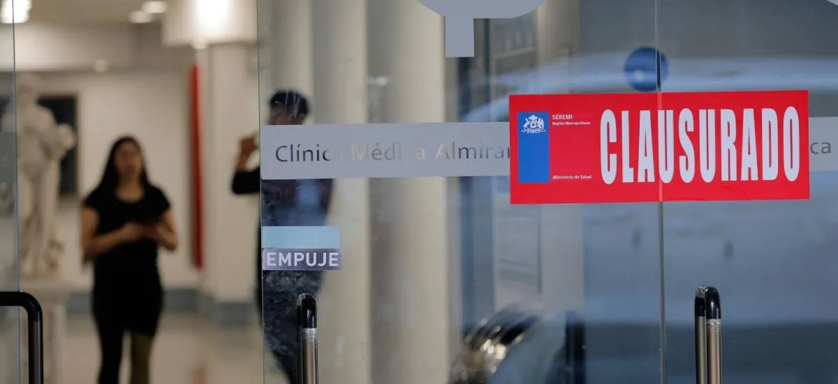 Paciente es ingresada a la UCI tras procedimiento en clínica estética en Providencia: había sido clausurada en 2024