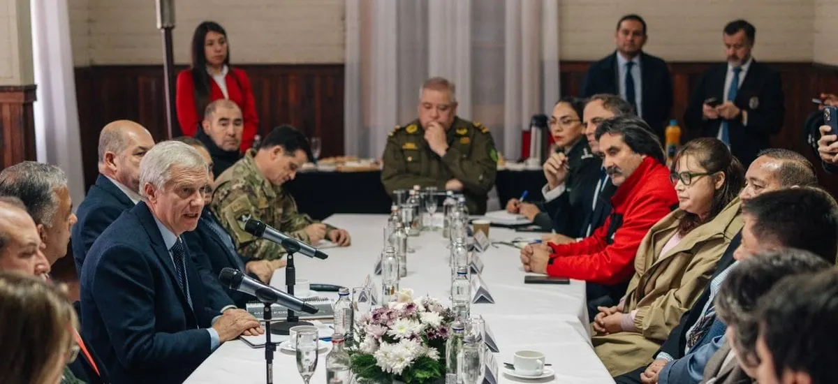 Reunión con víctimas del terrorismo y uso de FF.AA. en zonas urbanas marcan cierre de gira de Kast en La Araucanía