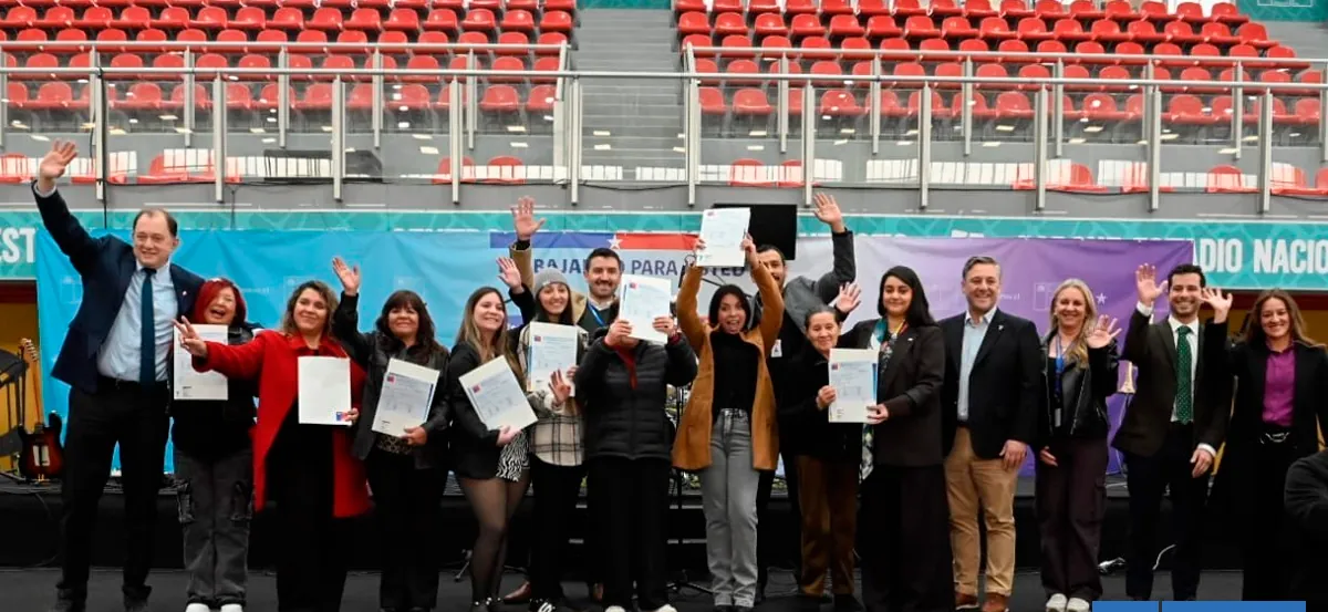 Ministro Poduje encabeza ceremonia de entrega de más de 2000 subsidios habitacionales en la RM