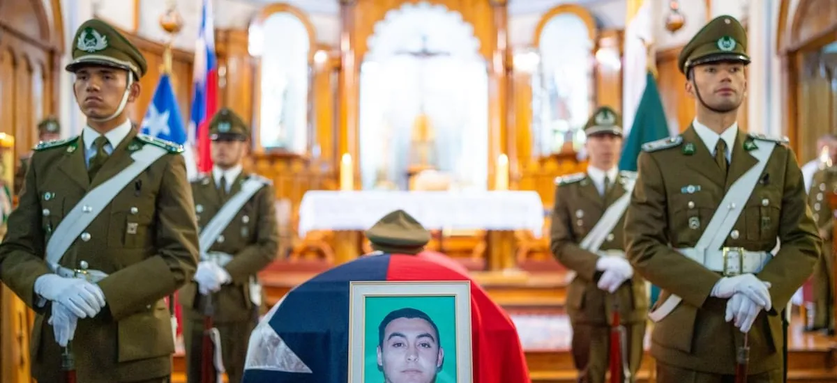 Carabineros asciende póstumamente a suboficial mayor a Javier Figueroa