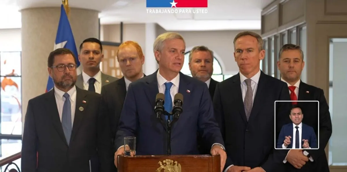 Kast abre la puerta a modificar la Ley Karin y separa indultos a uniformados de agenda de seguridad