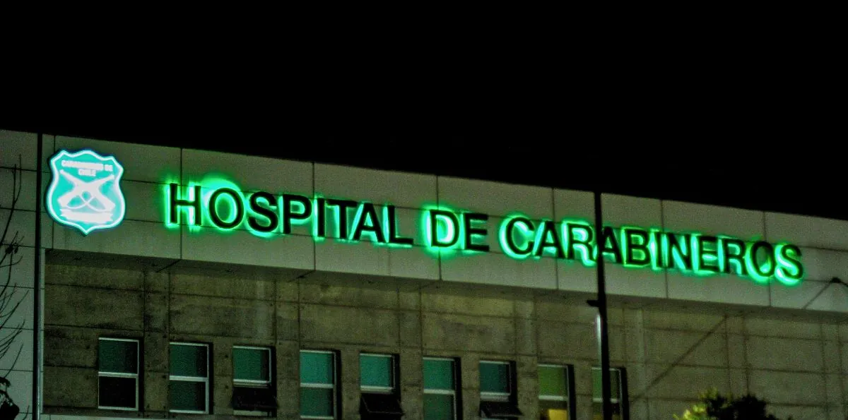 El estado de salud de subcomisario PDI que se parapetó: debió ser trasladado al Hospital de Carabineros