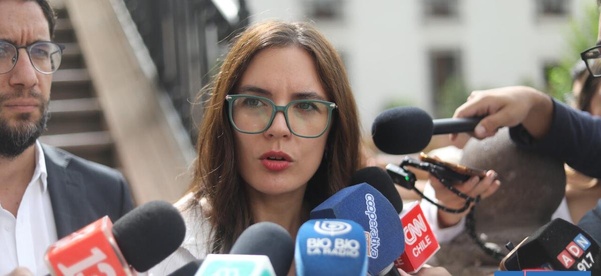 "No es nuestra tarea": Vallejo toma distancia de habilitación de residencia para Kast en La Moneda