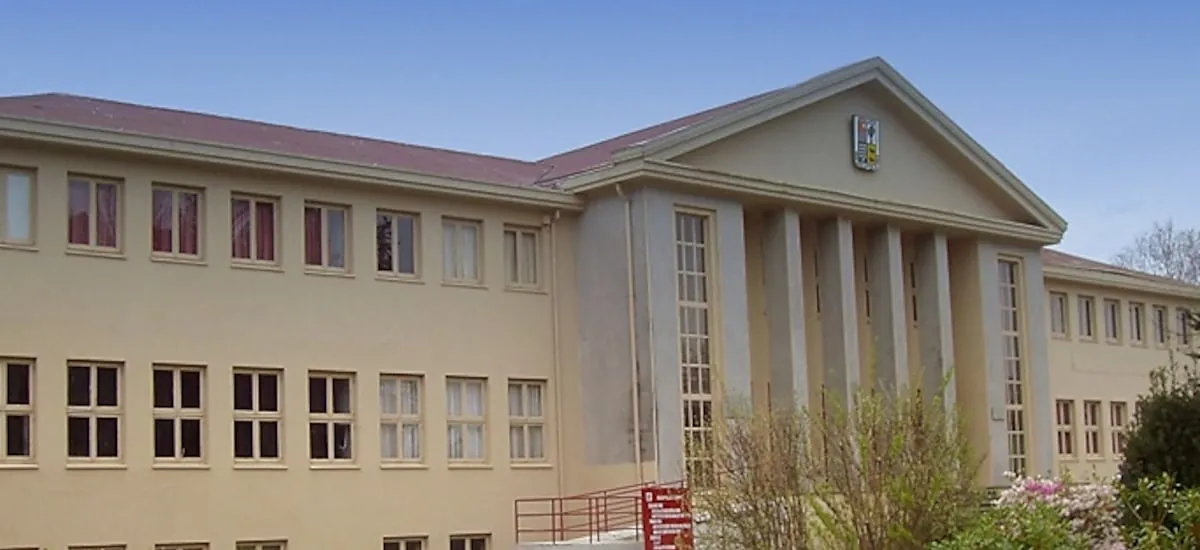 Universidad Austral condena agresión a ministra Lincolao y anuncia investigación para “determinar las responsabilidades”