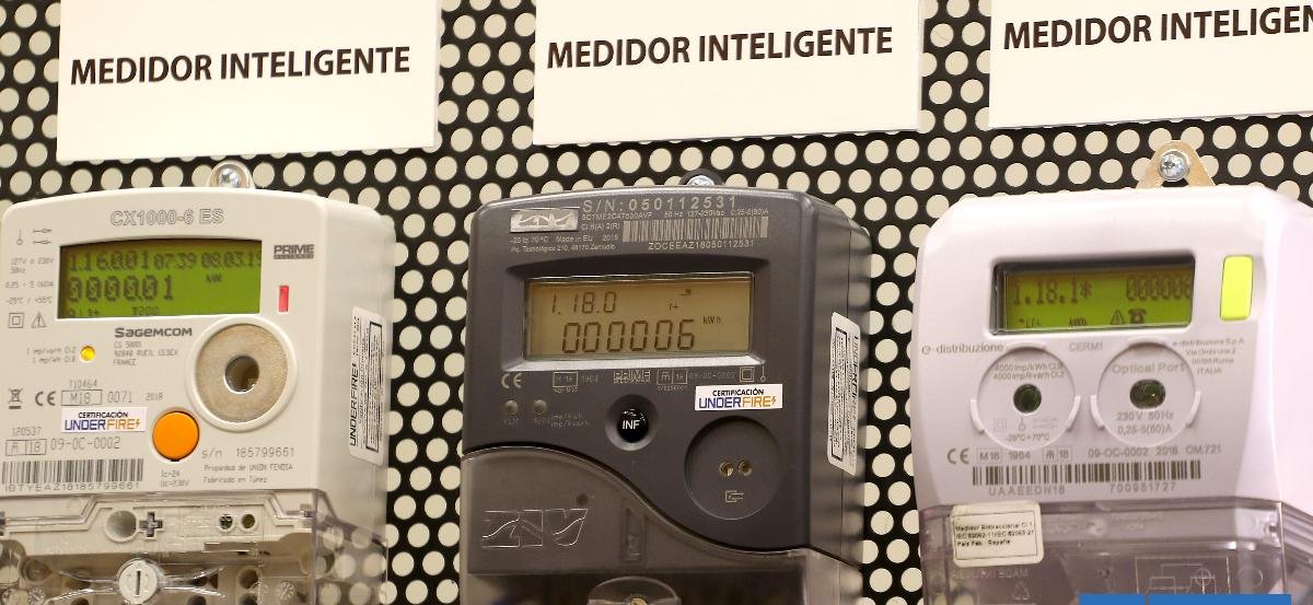 Legislarán idea de cambiar los medidores de la luz a unos "inteligentes" sin costo para los clientes
