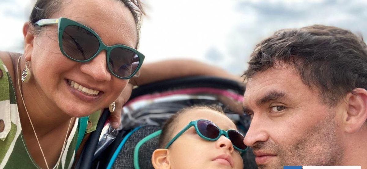 Matrimonio decidió mudarse a Búzios por la salud de su hijo: "nosotros somos sus manos y pies"