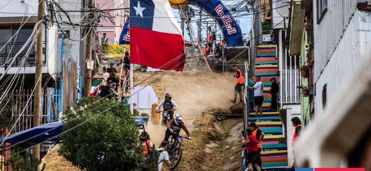 Pista lista y riders a punto: todo preparado para Red Bull Valparaíso Cerro Abajo tras prácticas