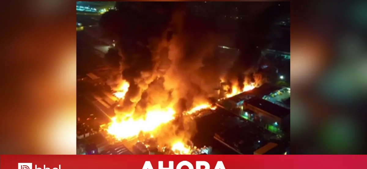 Suspenden clases para todos los establecimientos de Quilicura por gigantesco incendio químico