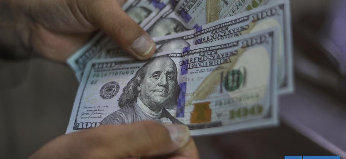 El dólar sube unos $10 y se recupera sobre la barrera de los $860 tras nuevos datos de EEUU