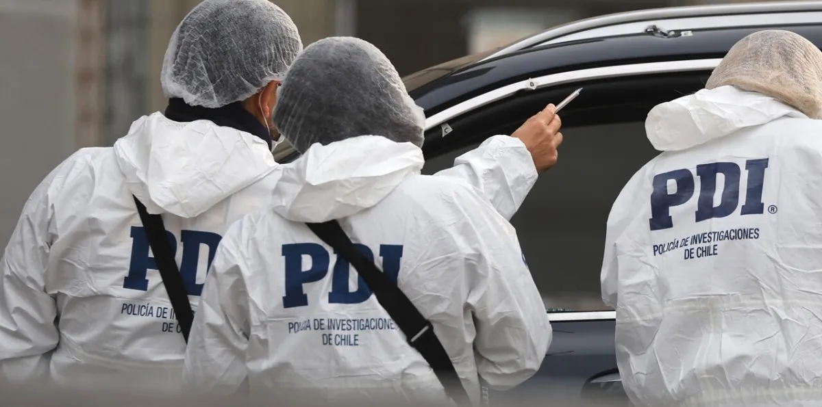 PDI repele a balazos asalto en Santiago Centro: Delincuente falleció tras ser baleado por detective