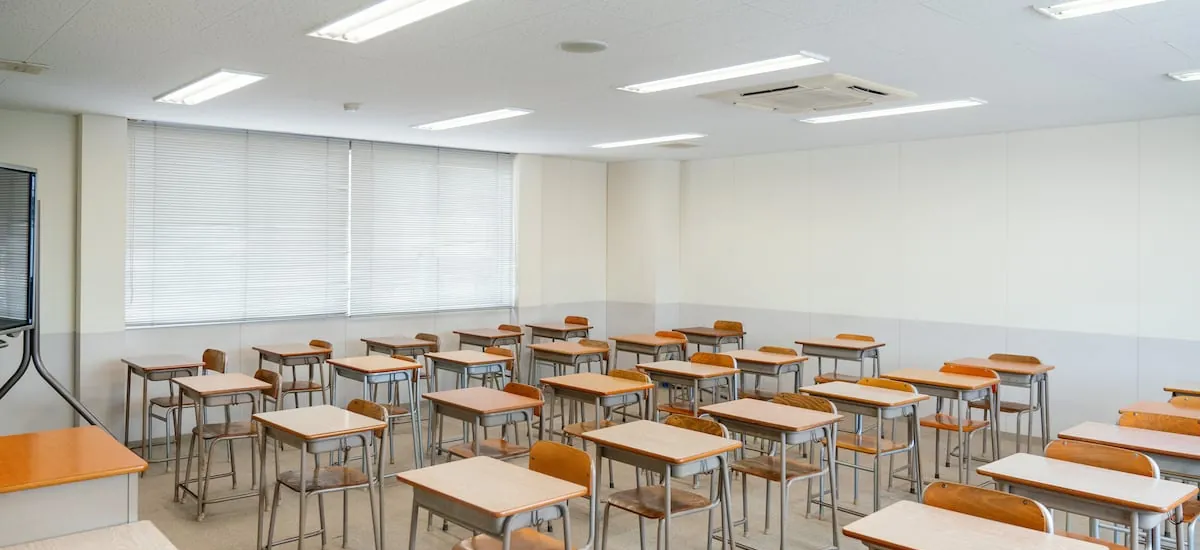 Suspenden clases para este viernes en Iquique, Alto Hospicio y litoral de Huara: medida se suma al actual receso en la Región de Atacama
