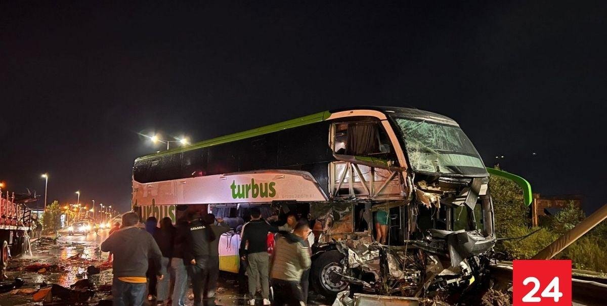 Violento choque con dos muertos: fiscal reveló posible motivo de colisión entre bus y camión