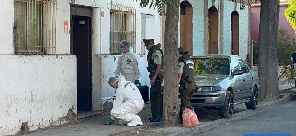 Detienen a sujeto que apuñaló a su pareja embarazada y después le disparó a un hombre en Quinta Normal