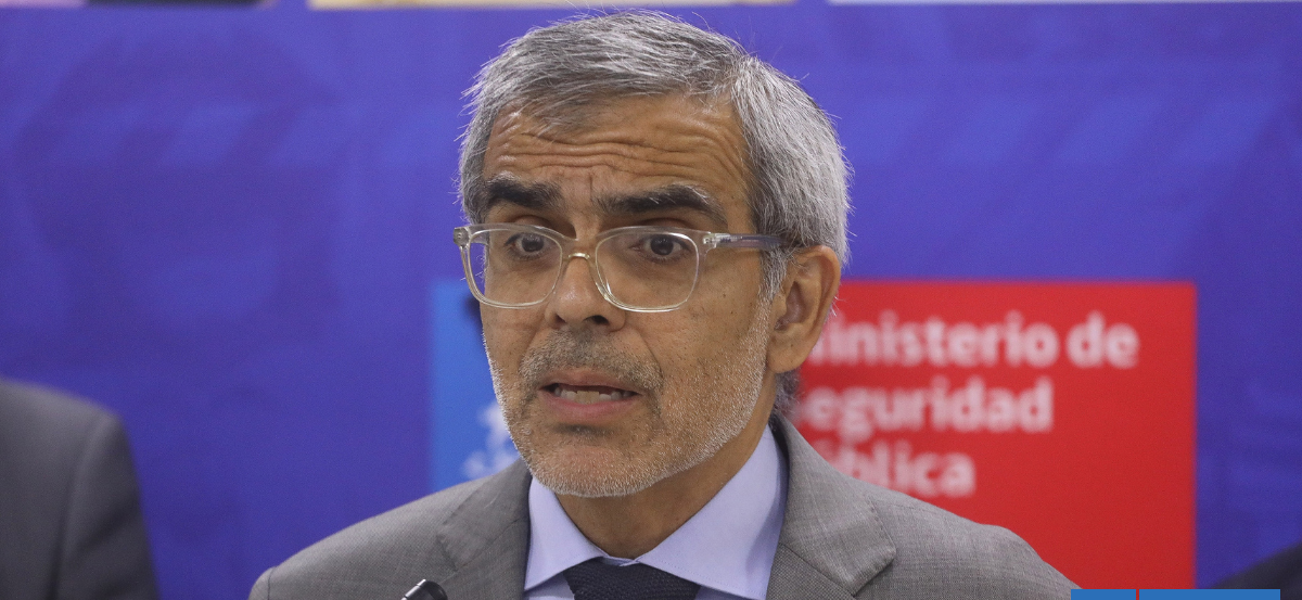 Cordero dice que es complejo creer que modelo penal de El Salvador puede trasladarse en simple a Chile