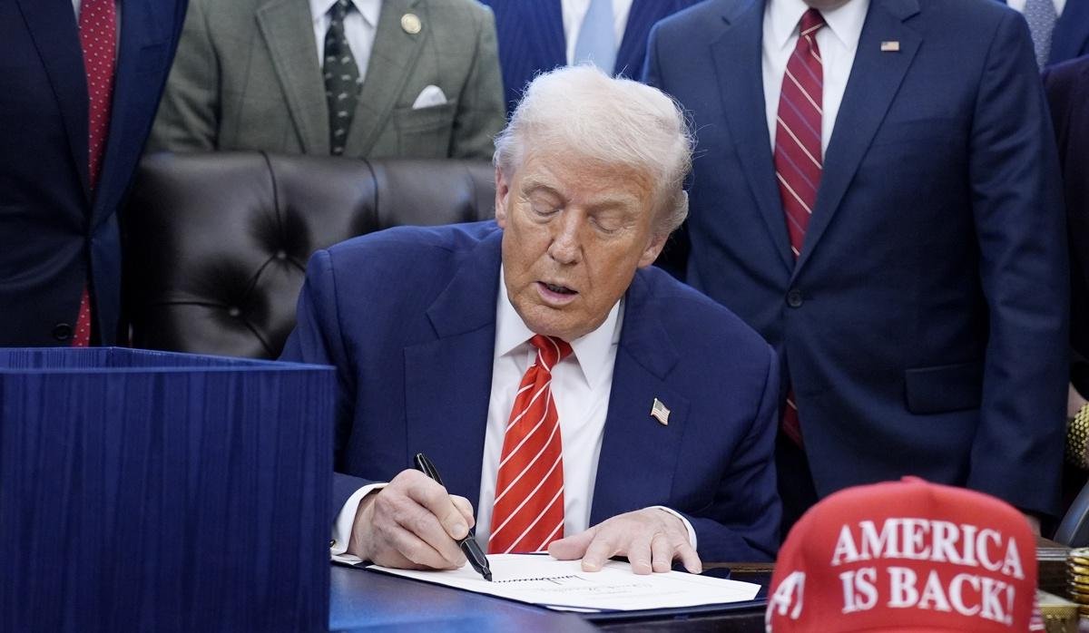 El 86% de los migrantes detenidos por ICE durante el primer año de Trump carecen de historial violento