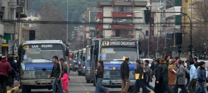 Alza de las bencinas cambia hábitos de movilidad en Chile
