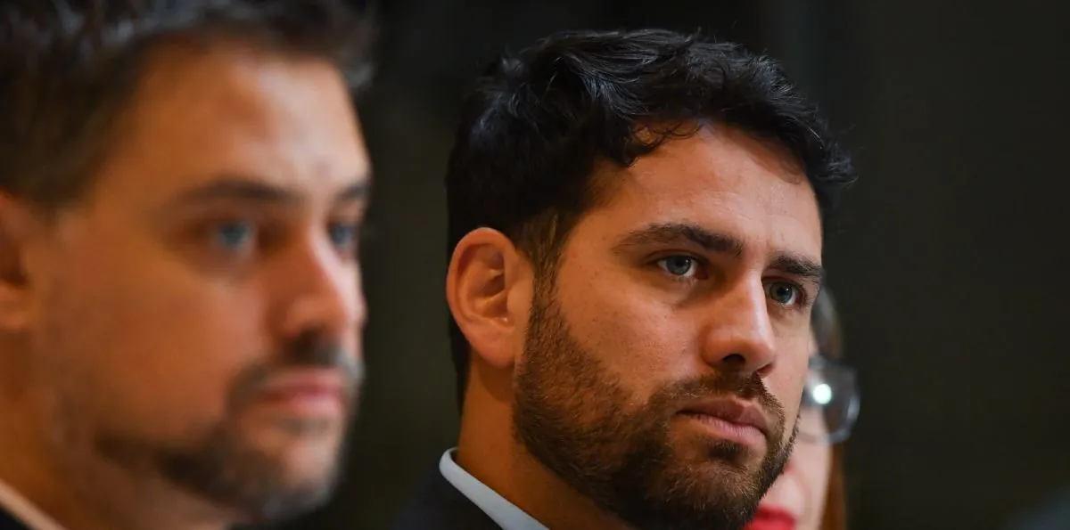 “Tres días demoraron en mostrar su verdadera cara”: oposición acusa a Kast de favorecer a empresas y atacar la educación gratuita