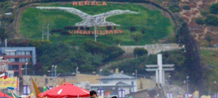 No aceptar ayuda en pinchazos de autos y pagar con tarjetas: Las alertas de la Embajada de Argentina ante robos en Chile