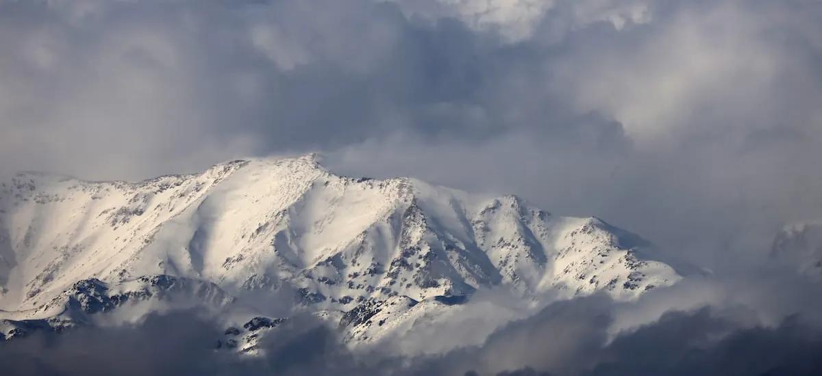 GORE de Santiago llama a evitar excursiones a la cordillera ante pronóstico de lluvias y tormentas eléctricas en la RM