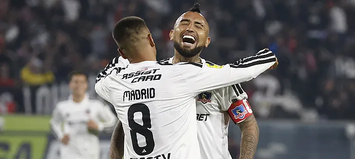Colo Colo lució su mejor versión en la era Fernando Ortiz, barrió con Ñublense y se alejó en el liderato del Campeonato Nacional