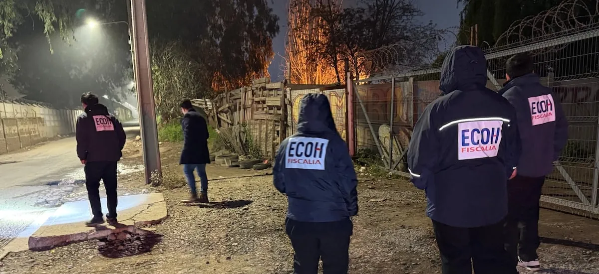 Hombre de 25 años en riesgo vital tras ser baleado afuera de una presunta fiesta clandestina en Puente Alto