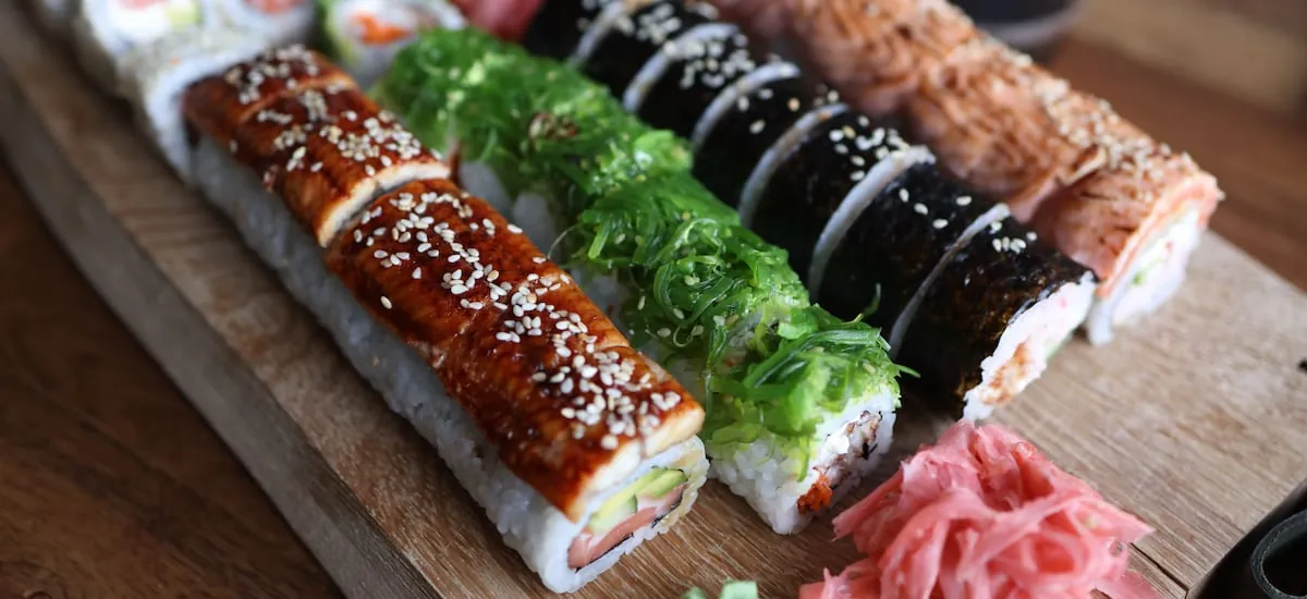Se celebra el Día del Sushi 2026: las promociones para compartir este jueves