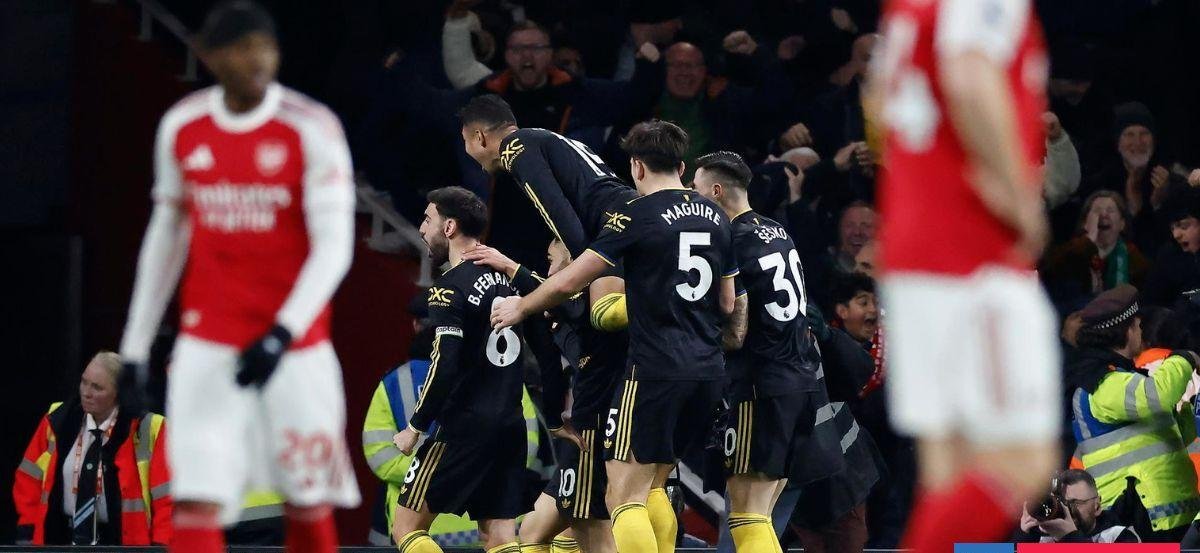 Manchester United sorprendió al Arsenal en el Emirates y ’apretó’ lucha por la Premier League