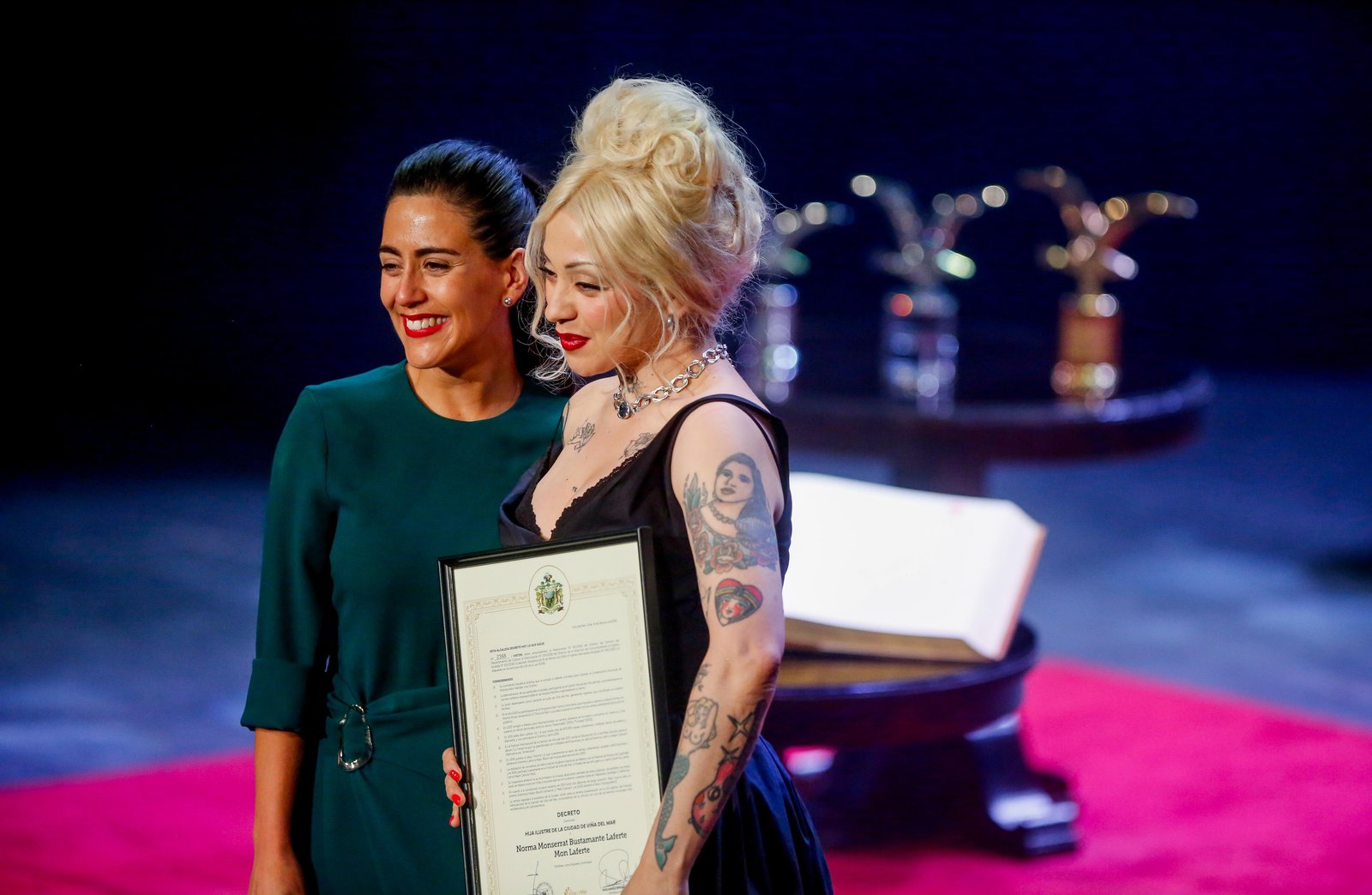 Mon Laferte es nombrada Hija Ilustre de Viña del Mar tras su exitoso paso por el Festival