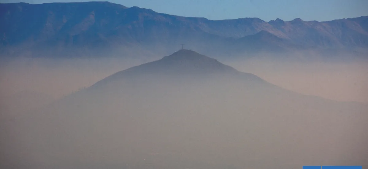 Declaran alerta ambiental en Santiago para este martes: revisa restricción vehicular y prohibiciones