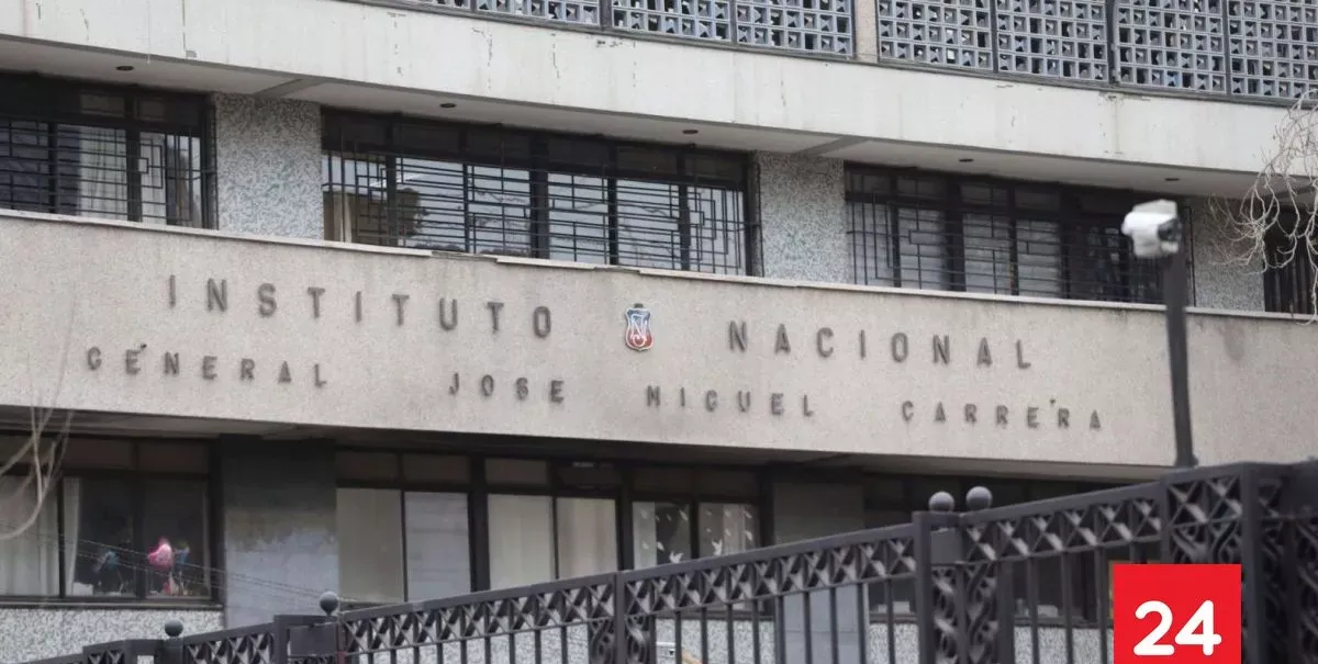 SLEP de Santiago rechaza incidentes en el Instituto Nacional y solicita apoyo de Ministerio de Seguridad y Carabineros