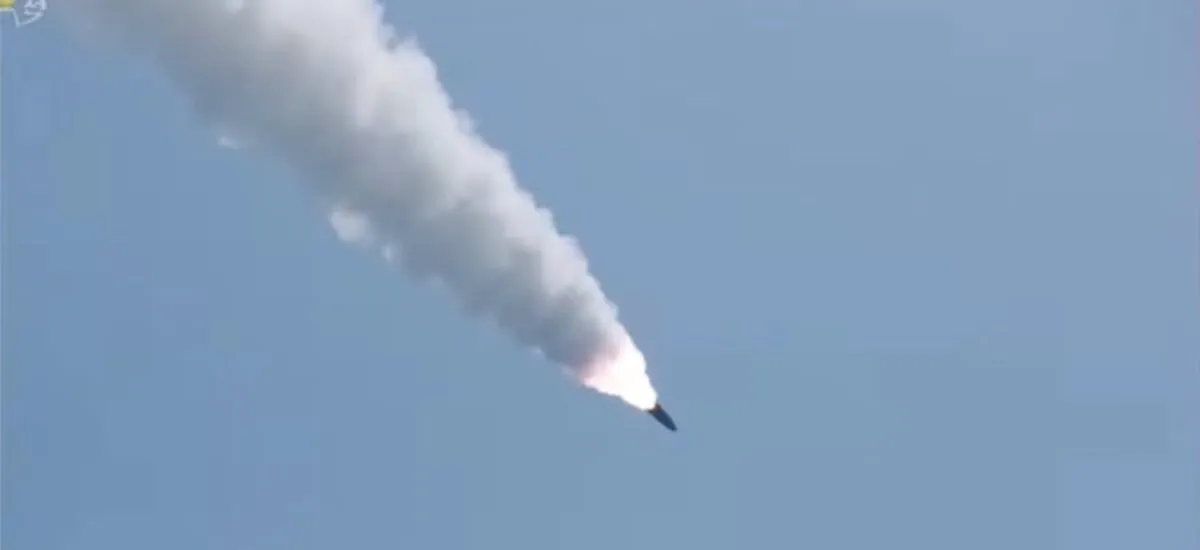 Corea del Norte habría lanzado 10 misiles balísticos hacia el mar de Japón