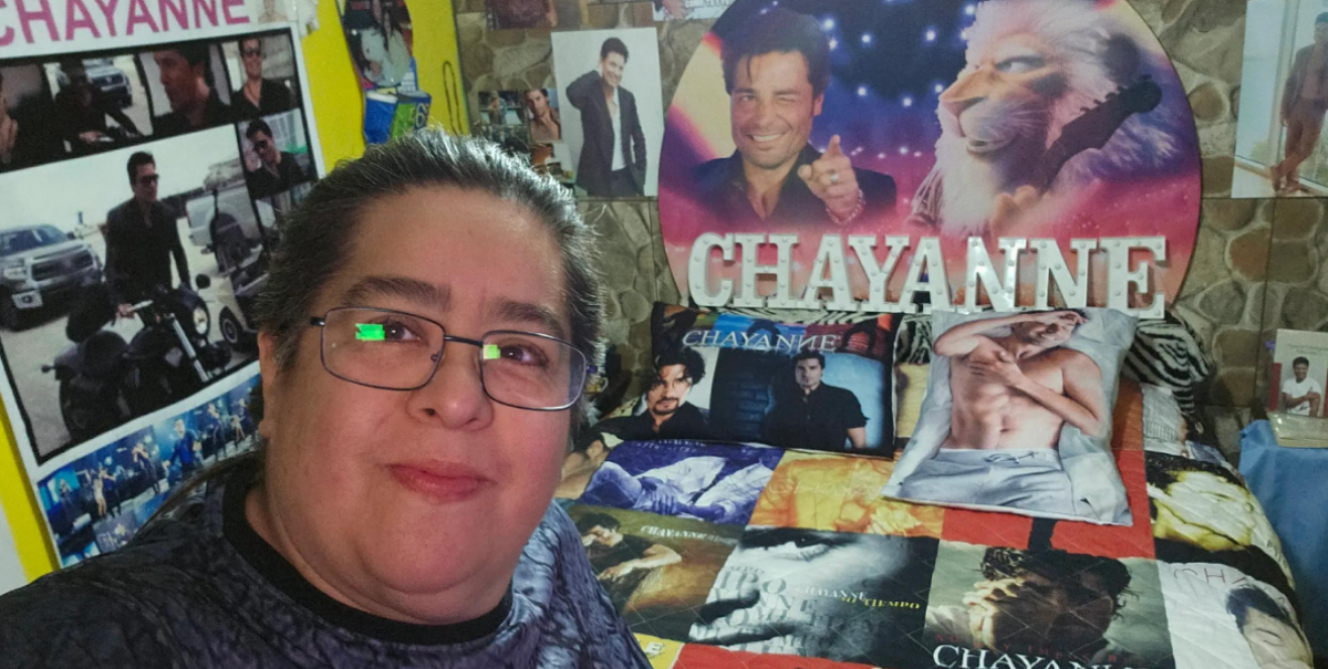 Fan chilena decora toda su casa con imágenes y figuras de Chayanne: así es la "ChayCasa"