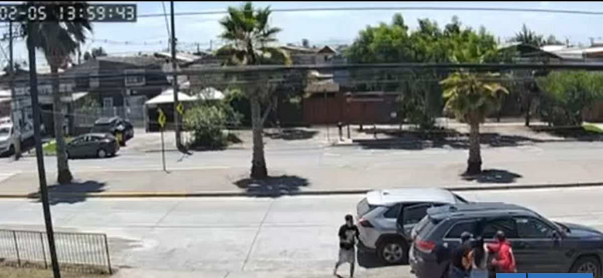 Mujer sufre un portonazo en Maipú: iba a dejar a su hija al jardín infantil