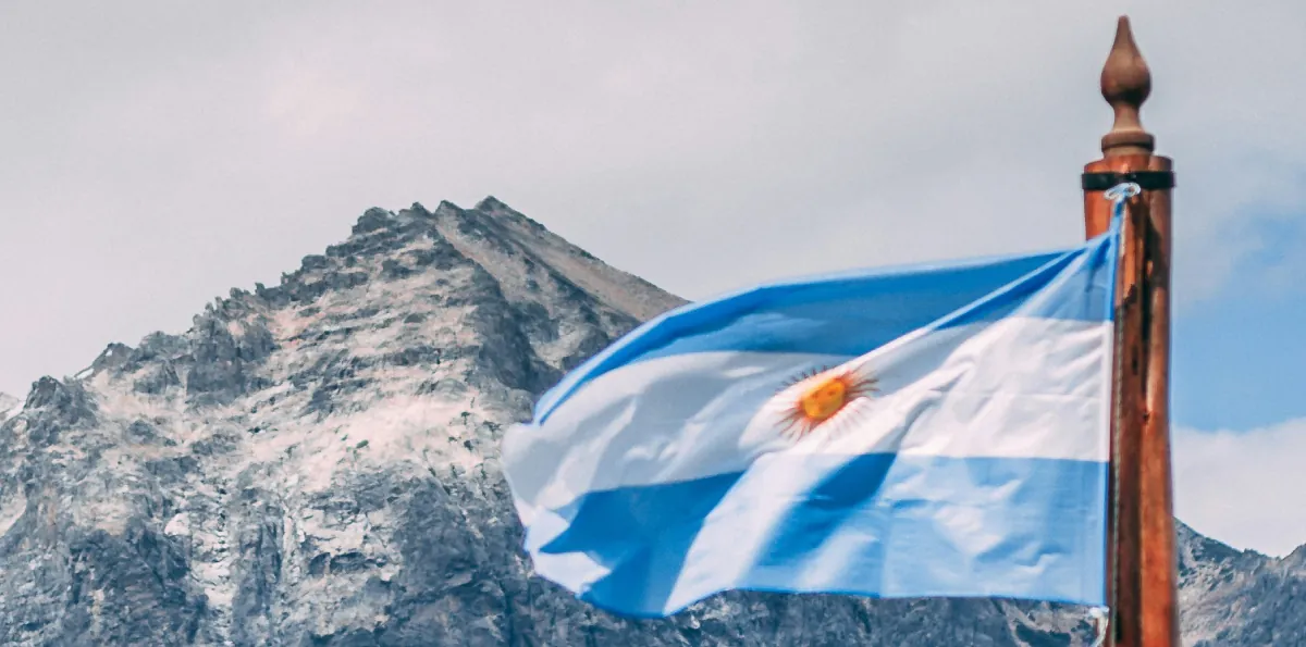 Argentina superó revisión del FMI y recibirá otros 1.000 millones de dólares