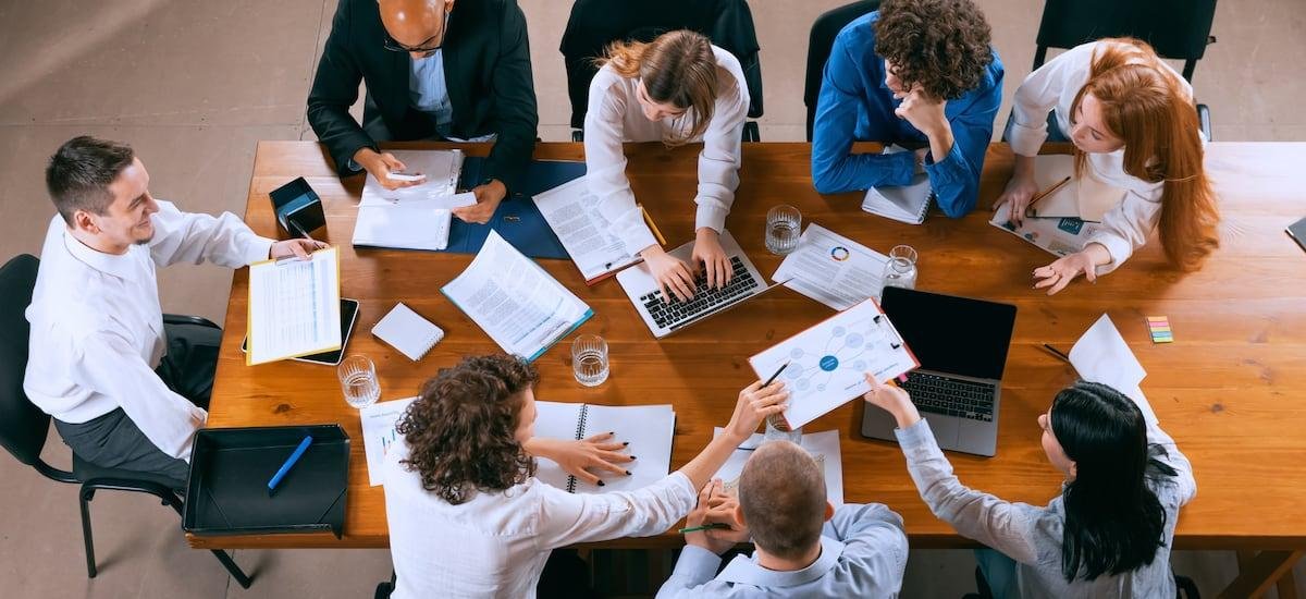 Interés de jóvenes por salir al extranjero reabre el debate sobre cómo retener el talento en un país que envejece