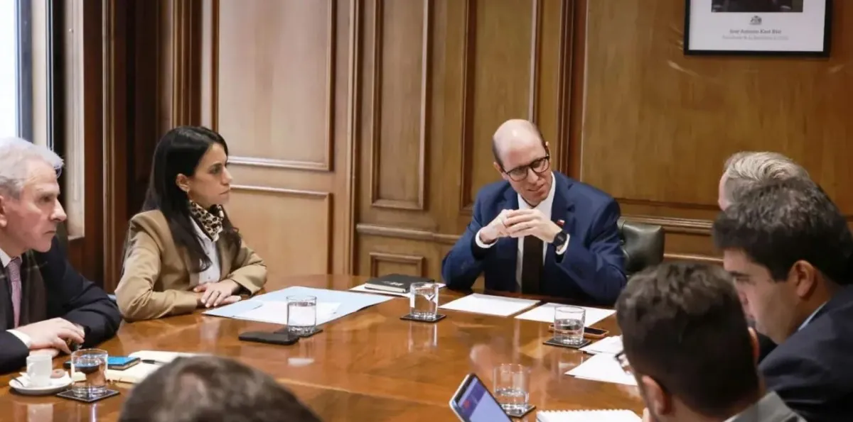 Presidentes del Senado y la Cámara entregan propuestas al ministro de Seguridad