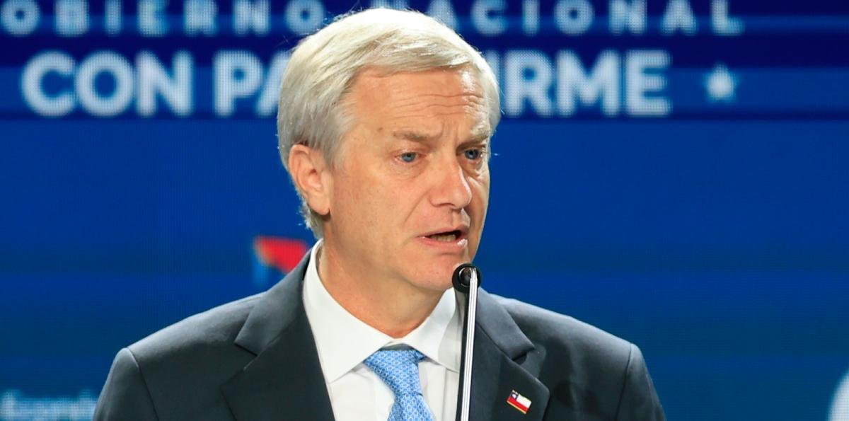 Carlos Ominami: Nuevo discurso de Kast es muy propio de lo que llamaba la "derechita cobarde"