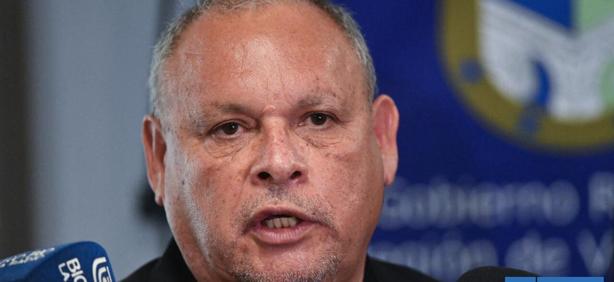Mundaca critica reconstrucción y advierte a Poduje: "Que controle su temperamento"