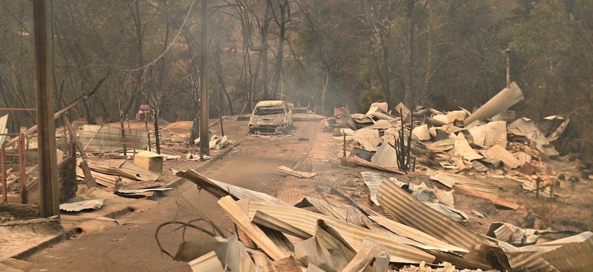 Incendios en Ñuble y Biobío: aseguradoras han recibido más de 320 denuncias de siniestros en primer balance oficial