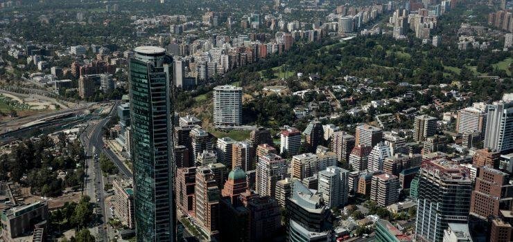 Imacec de enero cae 0,1% anual y arranca 2026 con retroceso en la producción de bienes