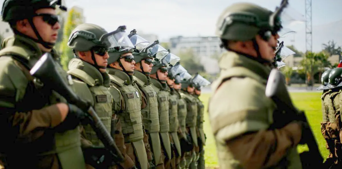 Bonos de hasta el 100% del sueldo y más equipamiento: la reforma que apunta a modernizar Carabineros