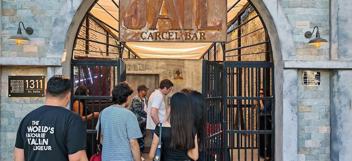 Un bar tras las rejas: Así es The Jail, donde pasarlo bien no es un delito